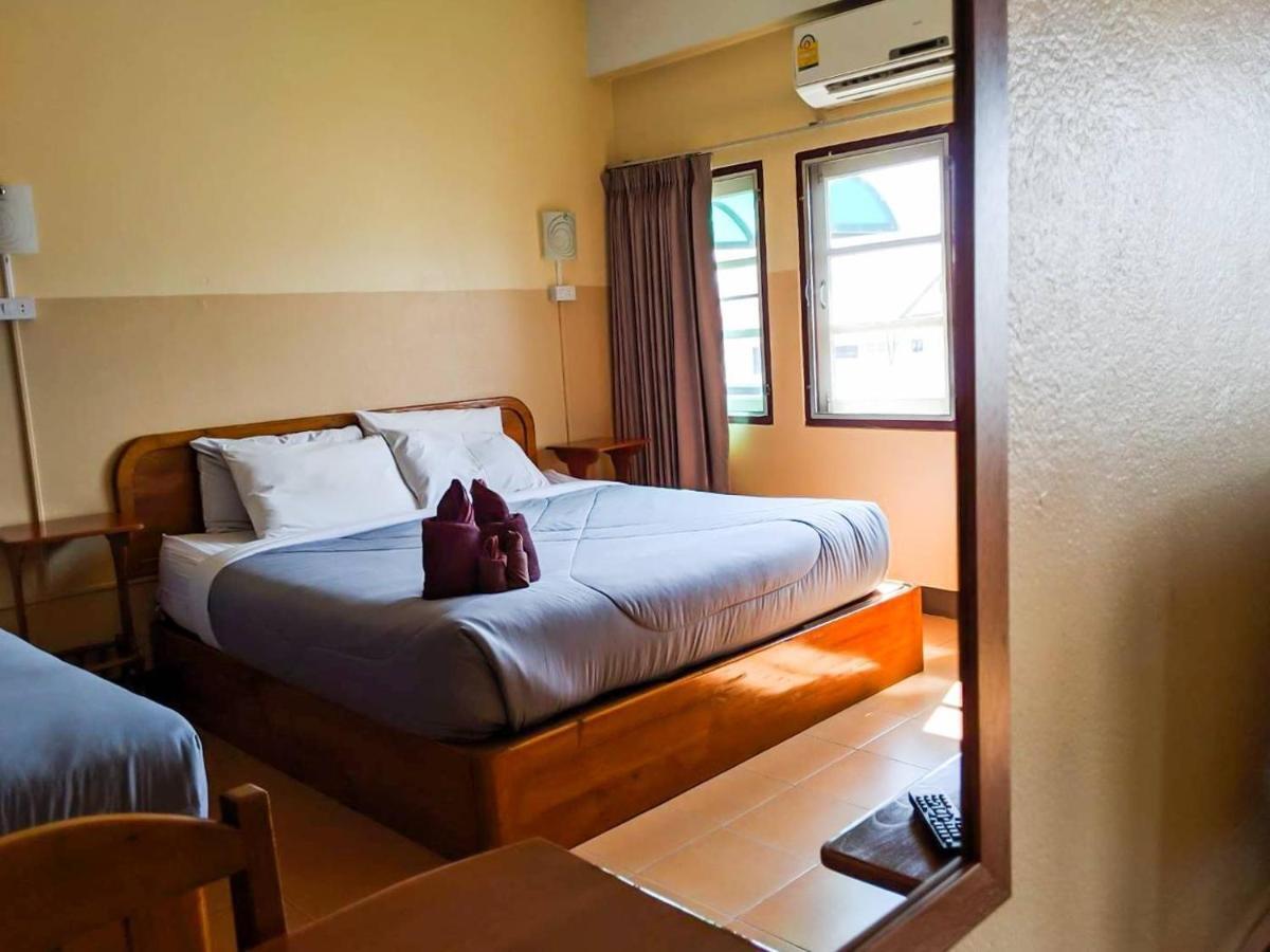 Funky Monkey Cnx - Guesthouse Chiang Mai Exterior foto